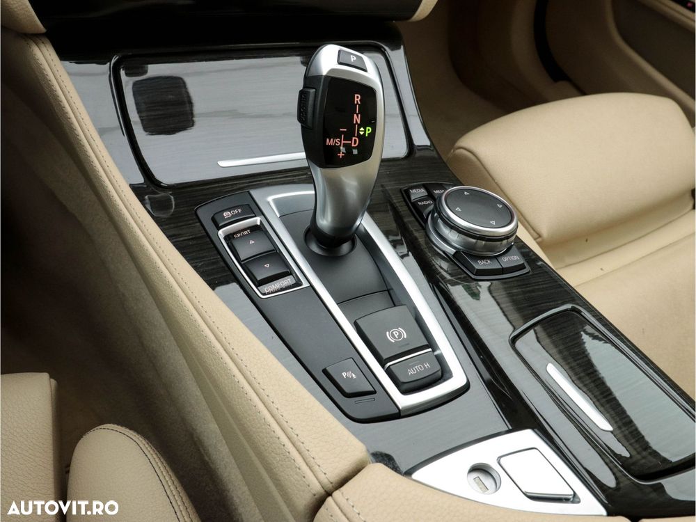 BMW Seria 5 520d Aut. Luxury Line - 11