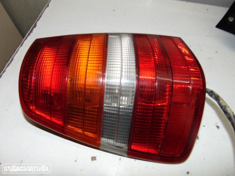Farolins Mercedes W124 carrinha Touring - 3