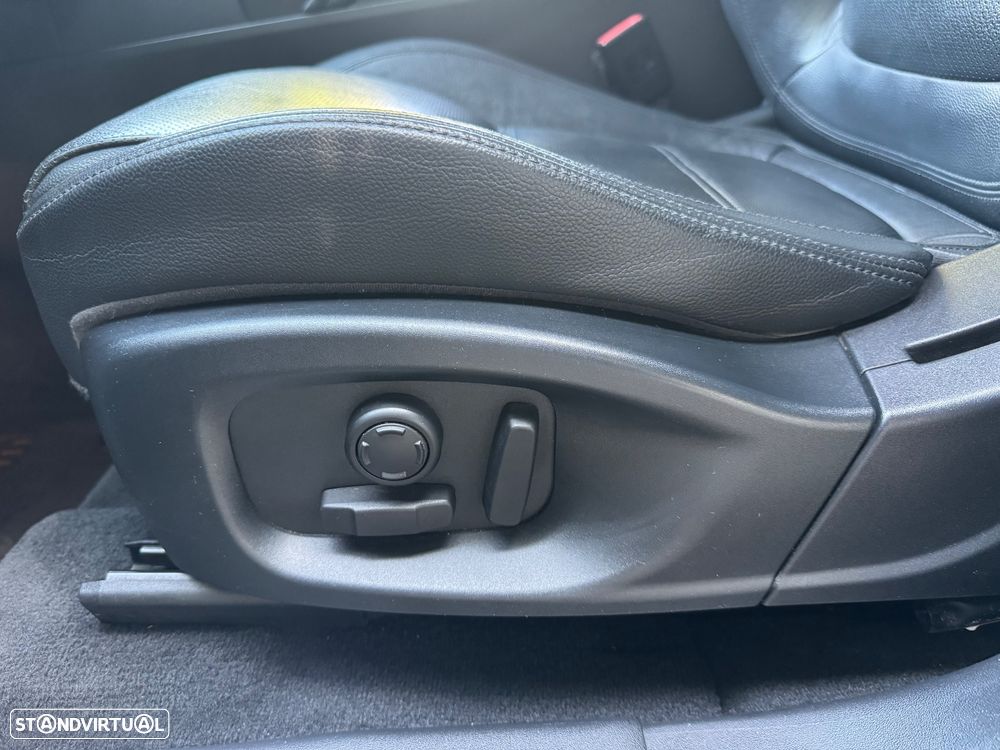 Jaguar E-Pace 2.0 i4D S - 13