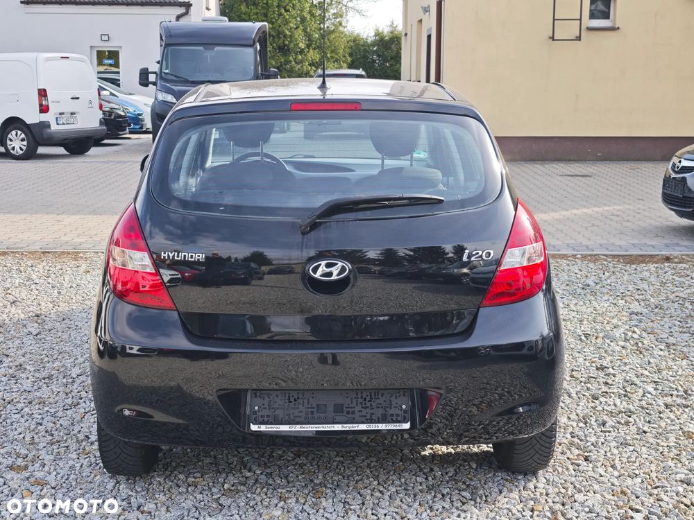 Hyundai i20 1.2 FIFA WM Edition - 25