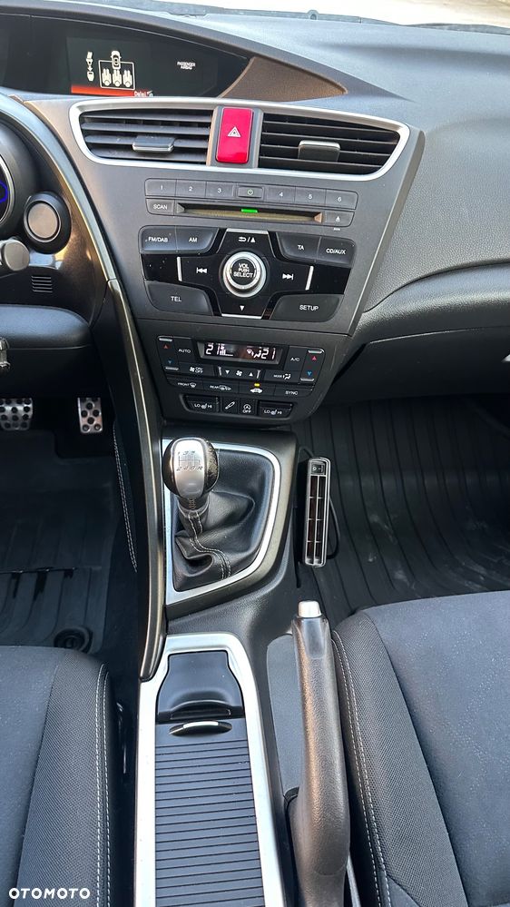 Honda Civic 1.6 i-DTEC Executive Navi - 28