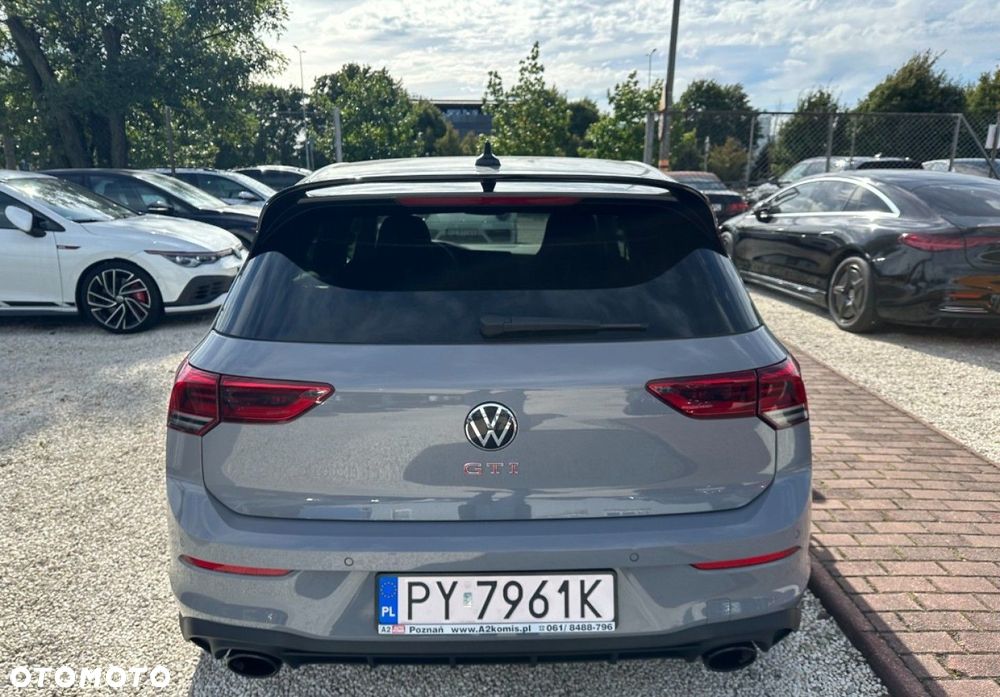 Volkswagen Golf - 8