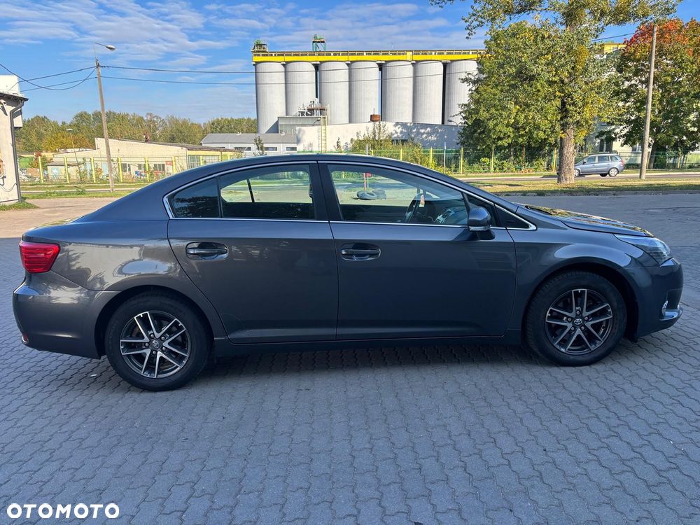 Toyota Avensis 2.0 D-4D Luna - 6