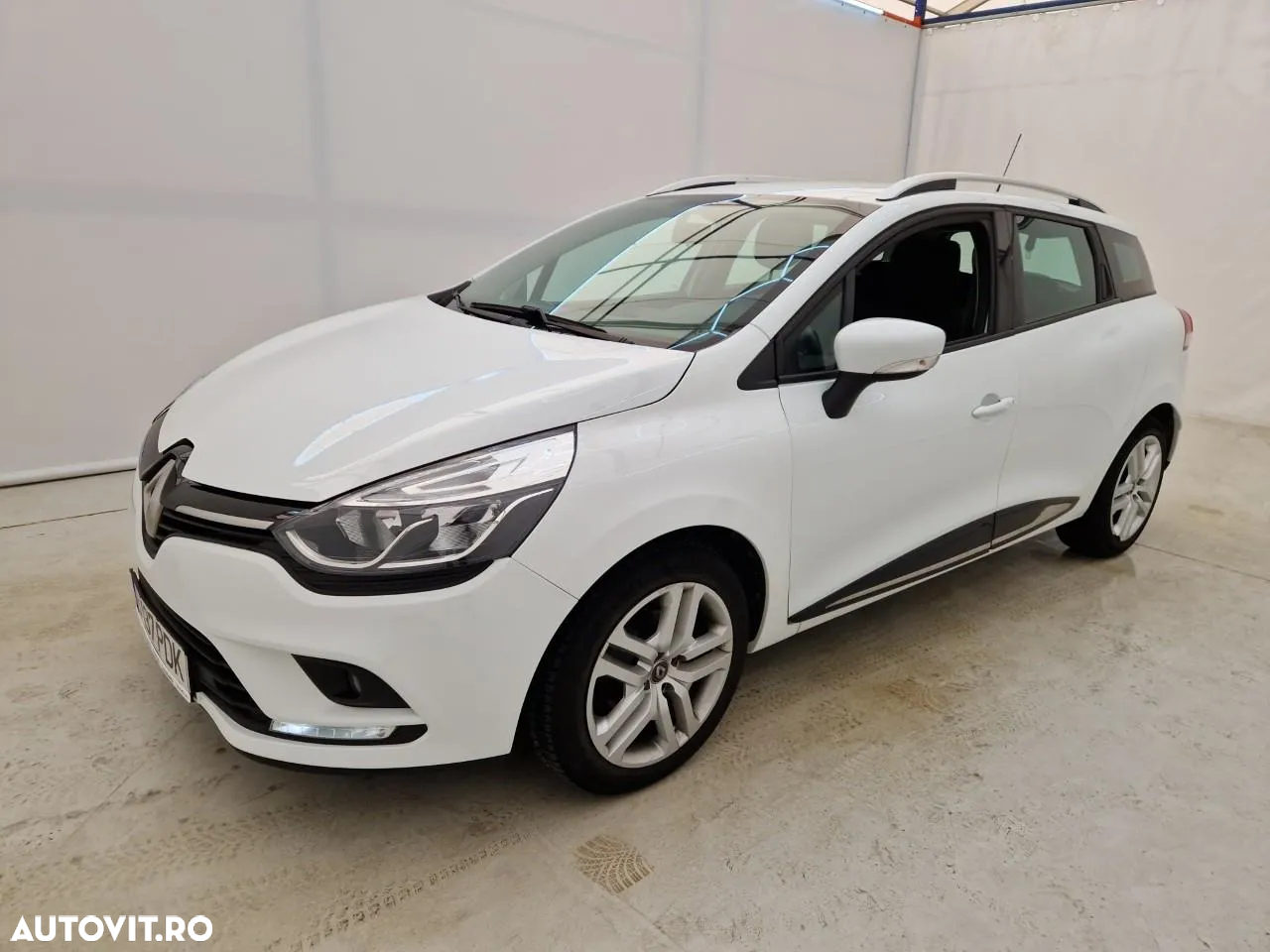 Renault Clio Estate TCe Zen - 9