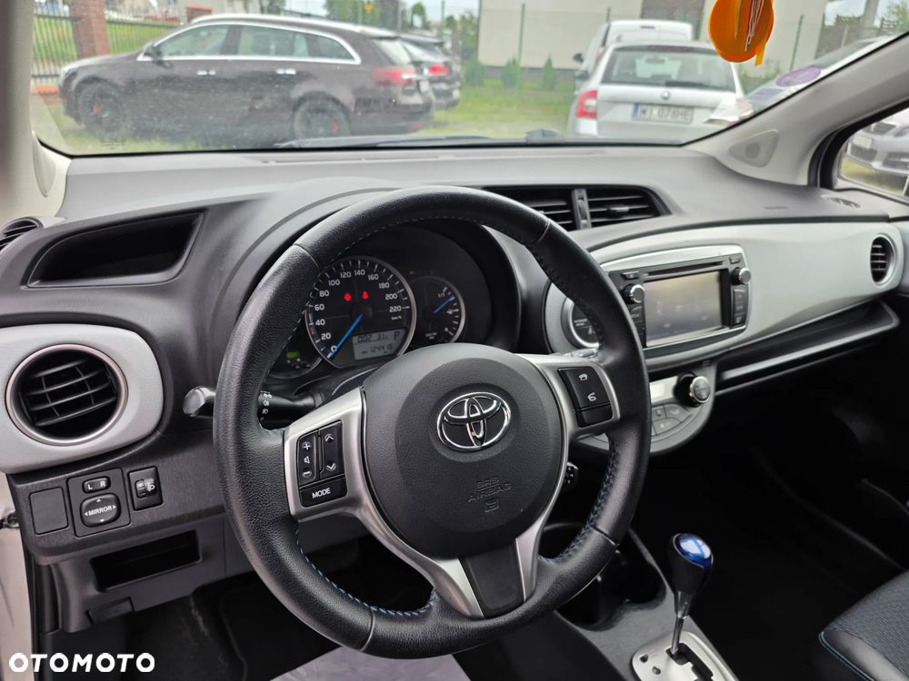 Toyota Yaris 1.5 VVT-i Lounge - 22