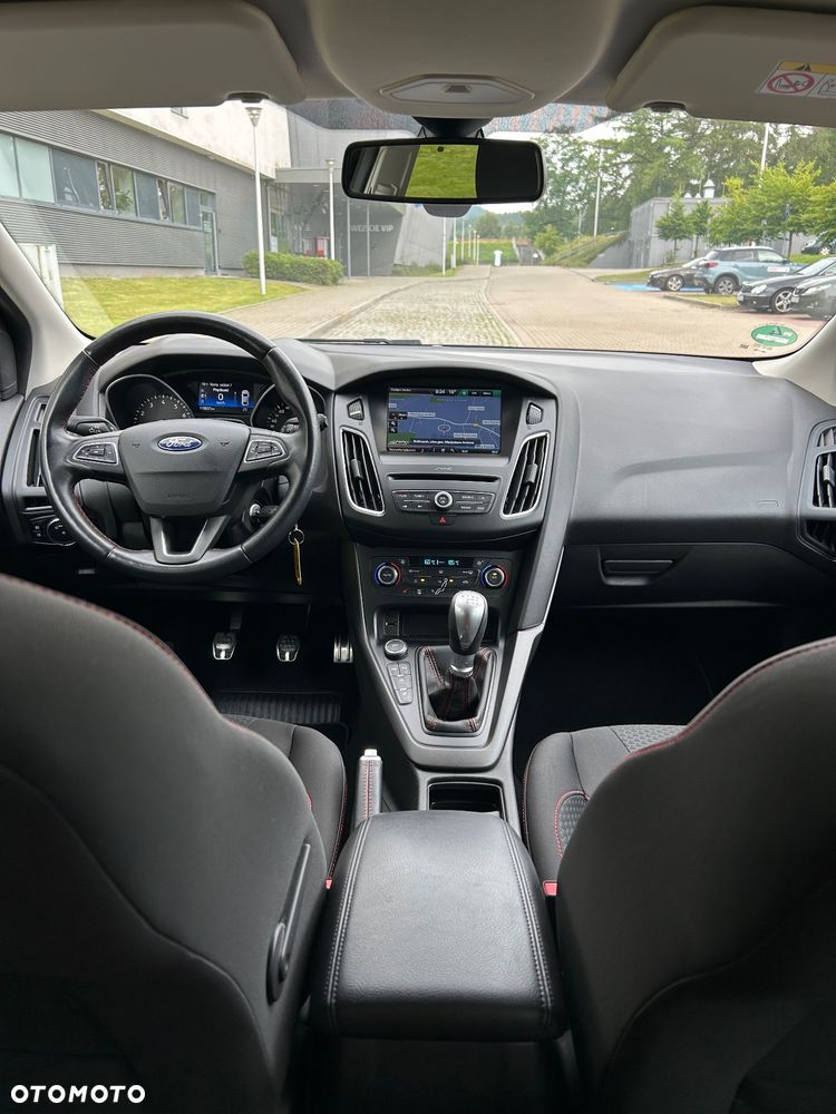 Ford Focus Turnier 1.5 EcoBoost Start-Stopp-System ST-Line - 30