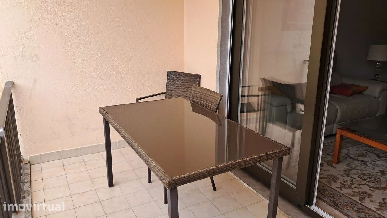 Apartamento T2 com duas varandas, garagem e arrecadação na Costa da Gu - Grande imagem: 5/33