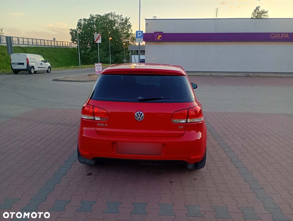 Volkswagen Golf 1.6 Comfortline - 6