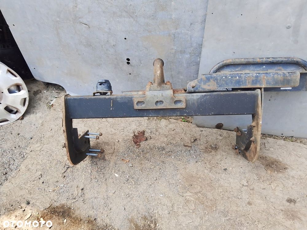 hak holowniczy stopień vw crafter 11-17 a9063100695 - 6