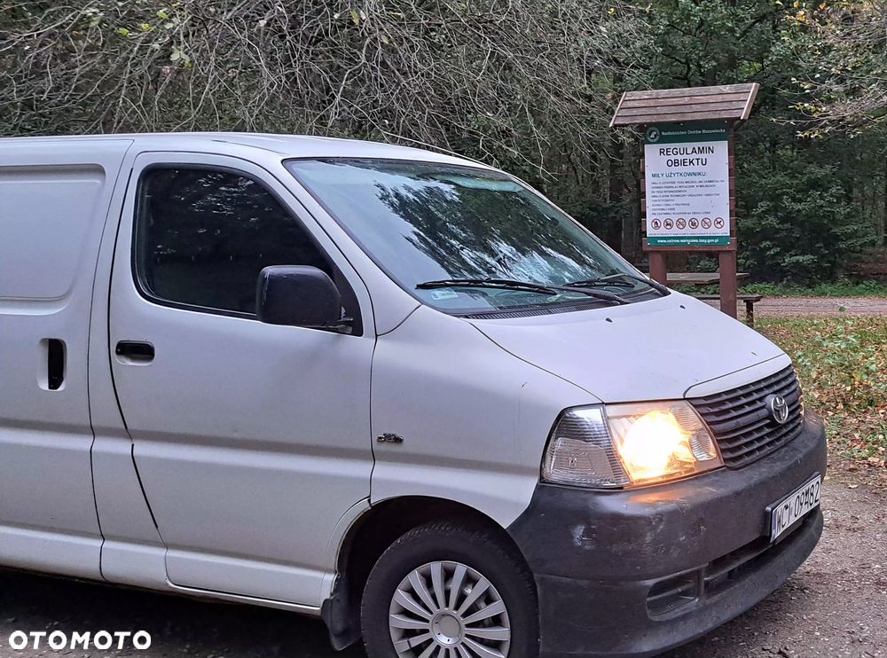 Toyota Hiace - 1