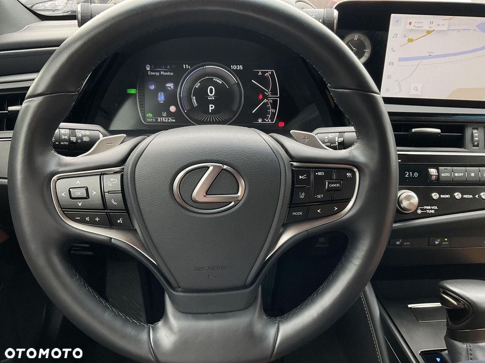 Lexus ES 300h Business Edition - 11