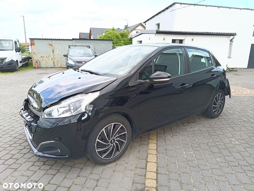 Peugeot 208 - 4