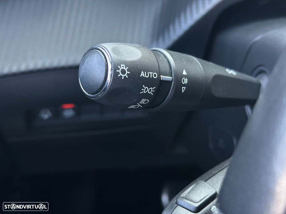 Peugeot e-208 50 kWh GT - 17