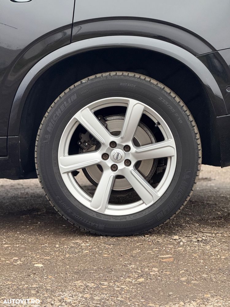 Volvo XC 90 D5 AWD Geartronic Momentum - 28