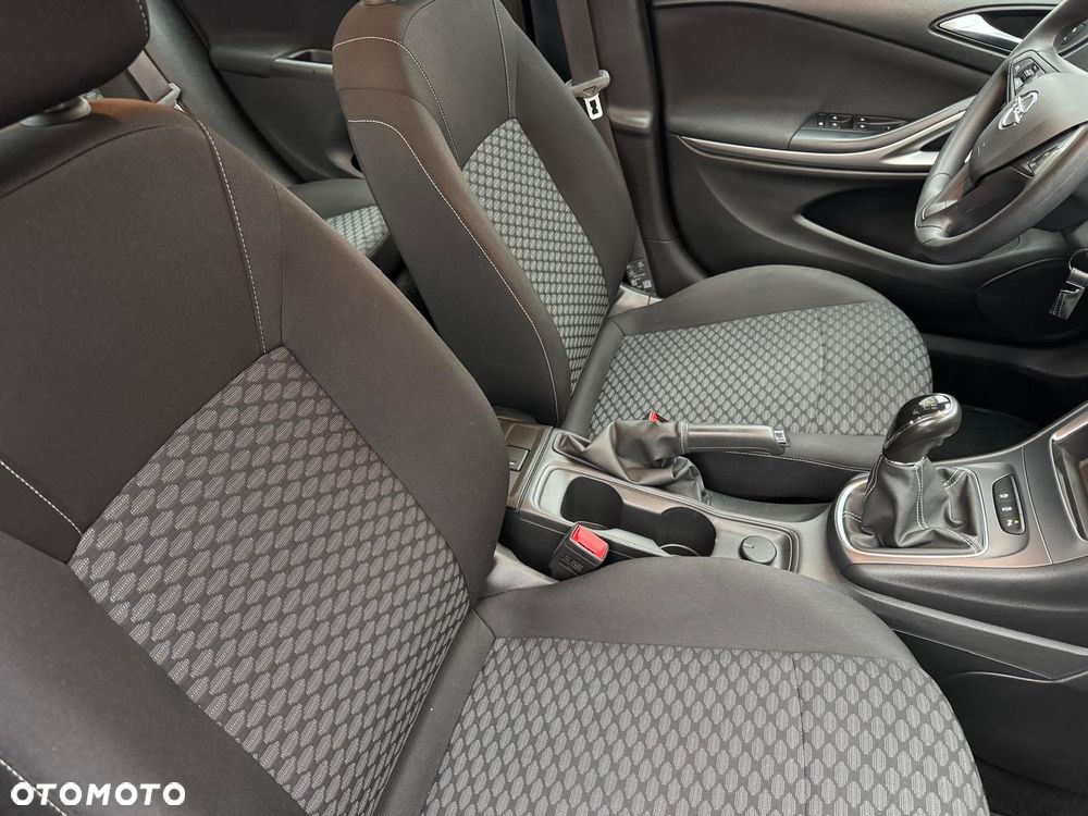 Opel Astra 1.2 Turbo Business Edition - 17