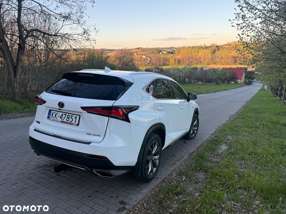 Lexus NX 300 AWD F SPORT - 9