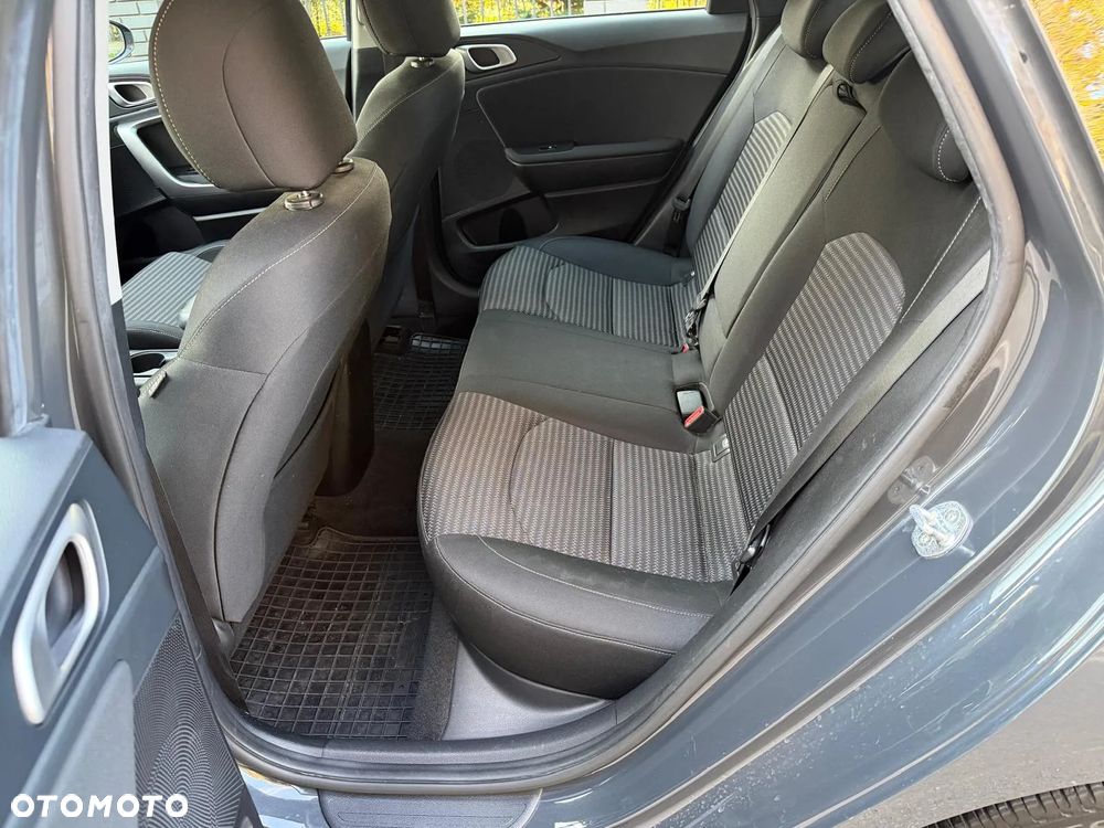 Kia Ceed 1.5 T-GDI M DCT - 17