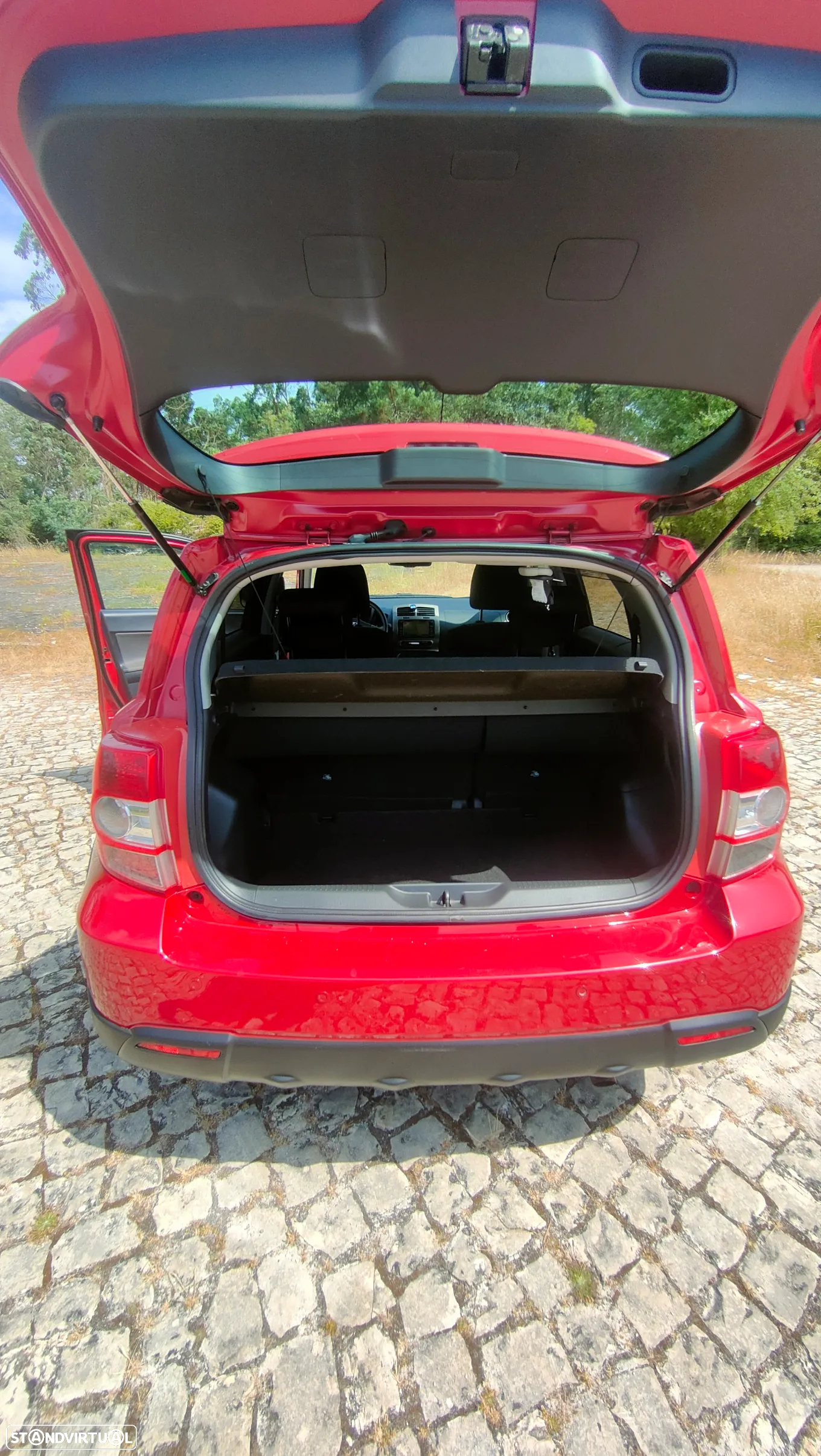Toyota Urban Cruiser 1.4 D-4D 4x4 Trek+ - 10