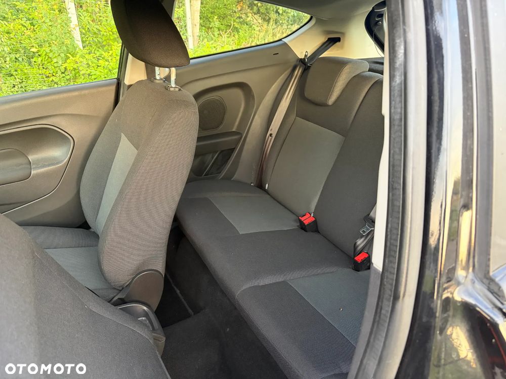 Ford Fiesta 1.25 Ambiente EU5 - 11