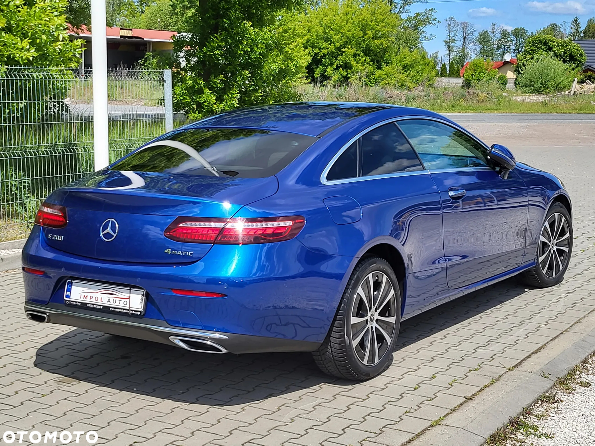 Mercedes-Benz Klasa E 200 Coupe 4-Matic 9G-TRONIC - 2