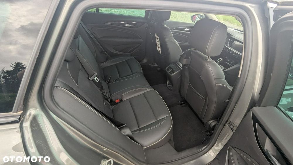 Opel Insignia - 30