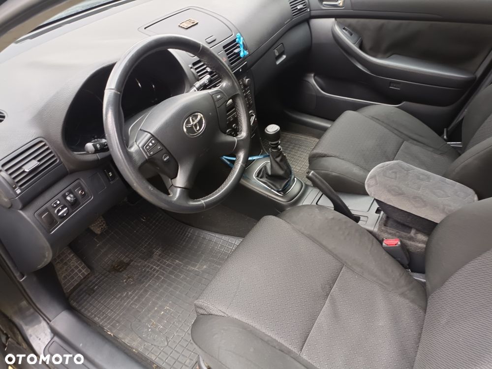 Toyota Avensis - 6