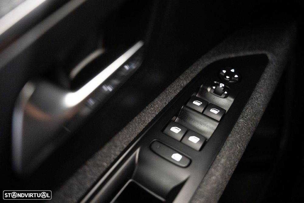 Peugeot 5008 1.2 PureTech Allure Pack EAT8 - 20