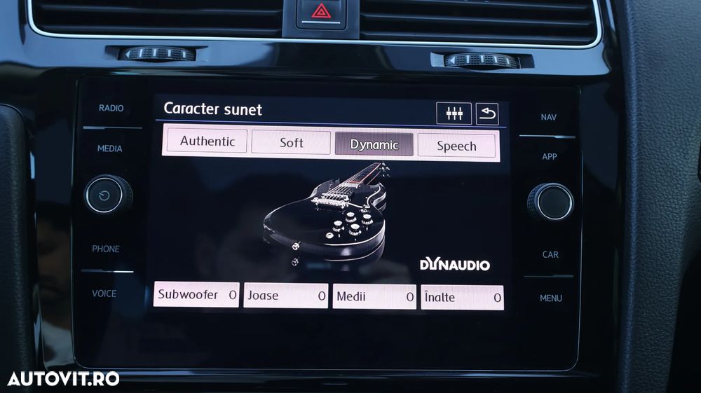 Volkswagen Golf 1.5 TSI ACT DSG Sound - 26