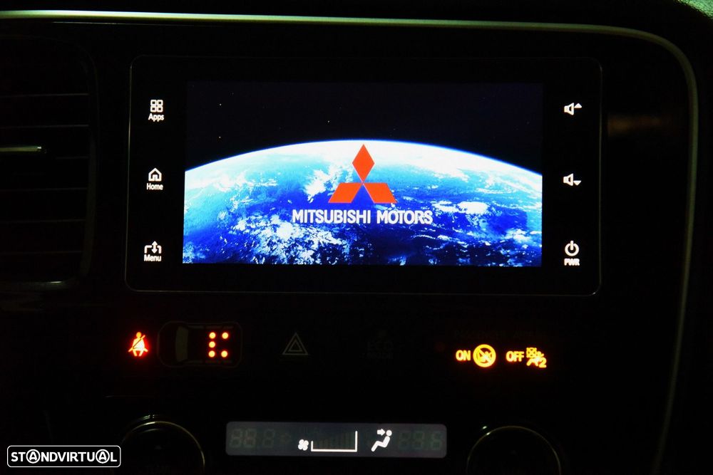 Mitsubishi Outlander 2.2 DI-D Intense - 21