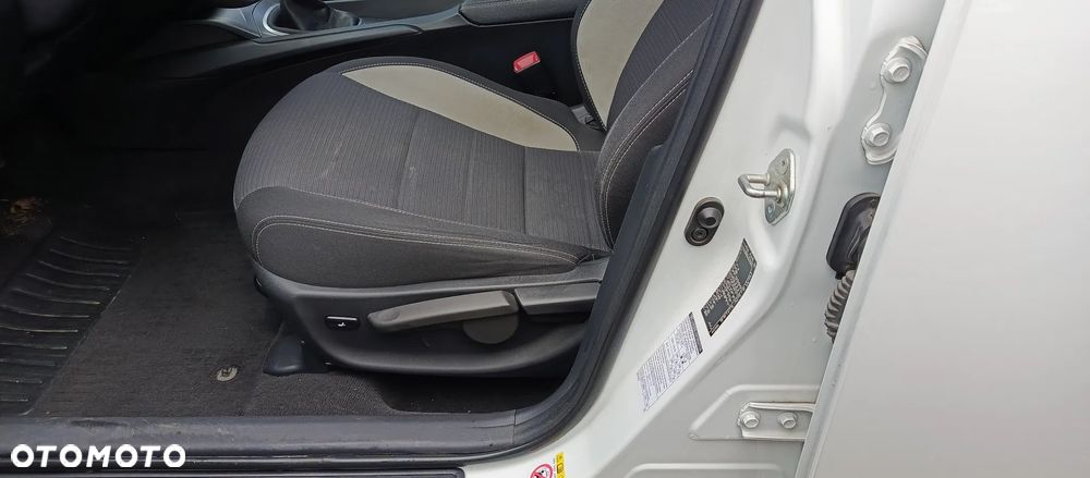 Toyota Avensis 2.0 D-4D Premium - 7
