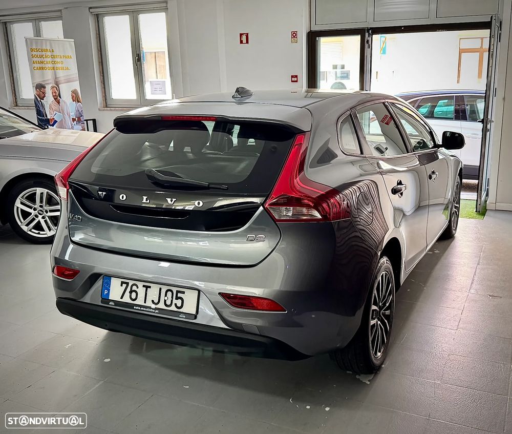 Volvo V40 2.0 D2 Momentum Geartronic - 7