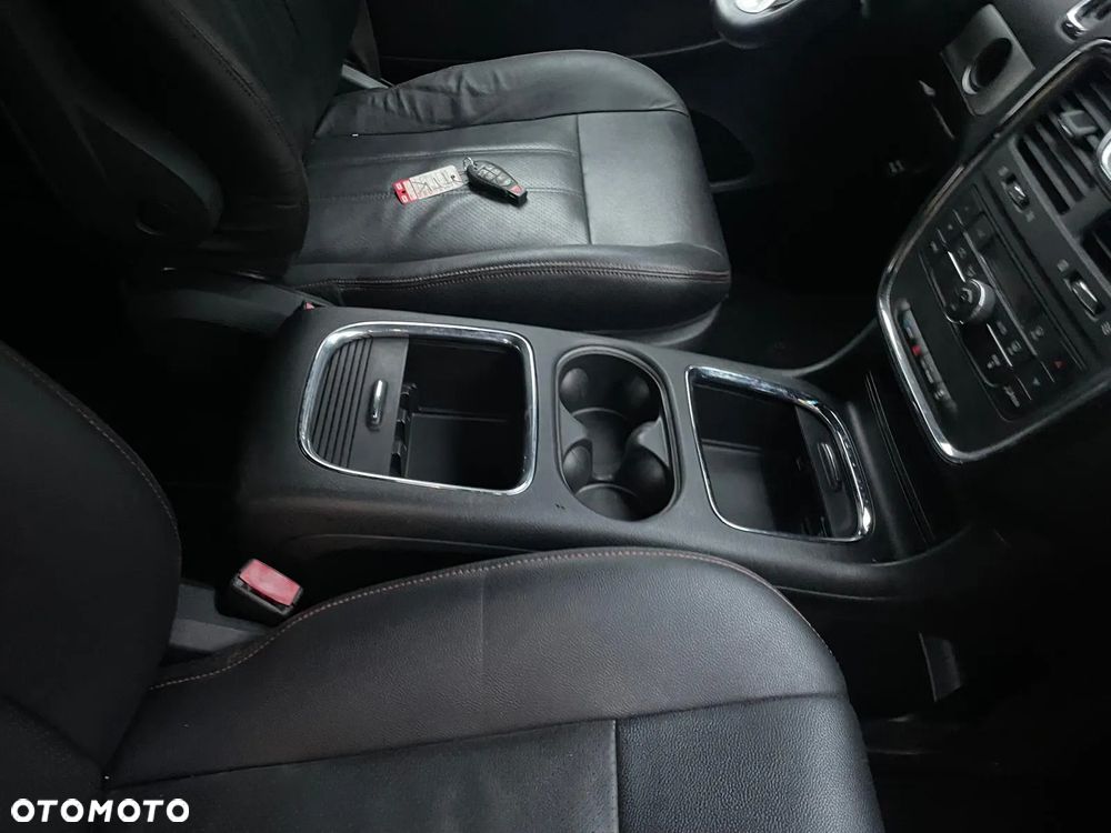 Dodge Grand Caravan - 22