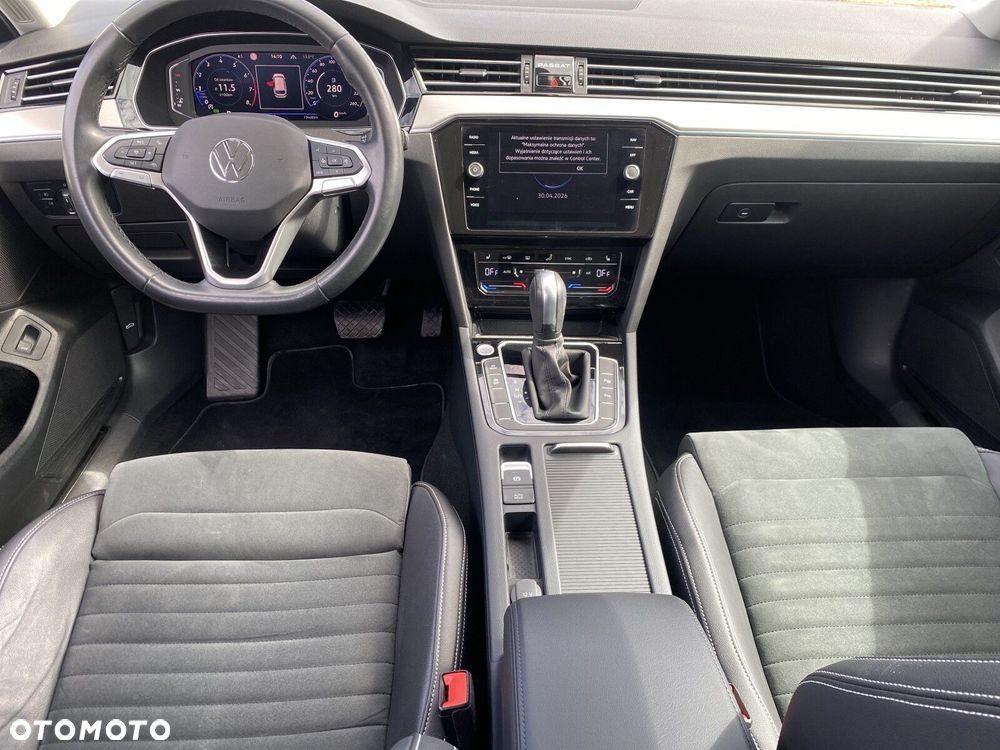 Volkswagen Passat - 11