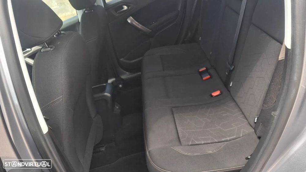 Peugeot 2008 1.2 PureTech Style - 4