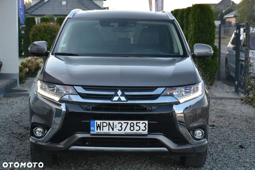 Mitsubishi Outlander 2.0 4WD Plug-In Hybrid - 10