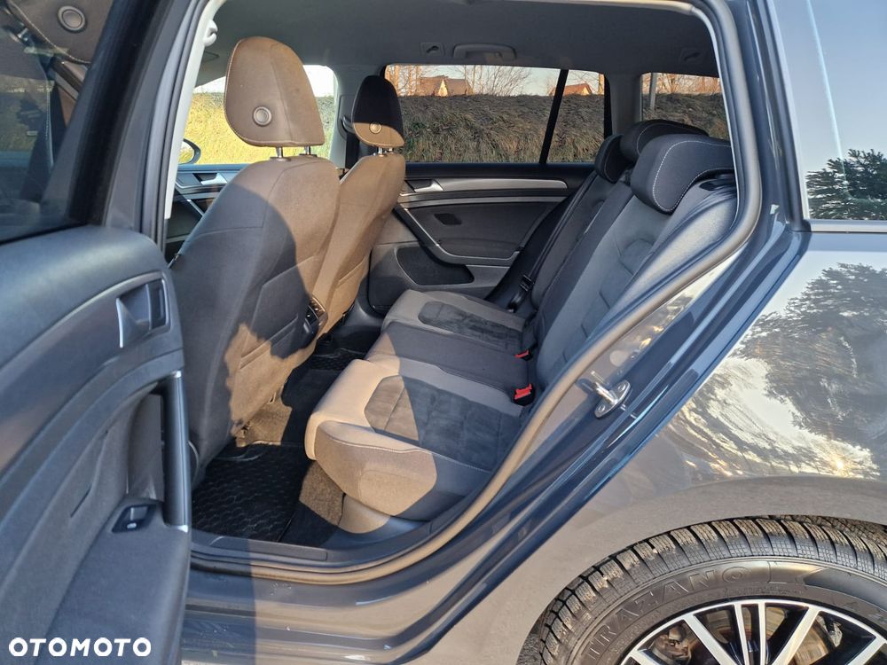 Volkswagen Golf - 12