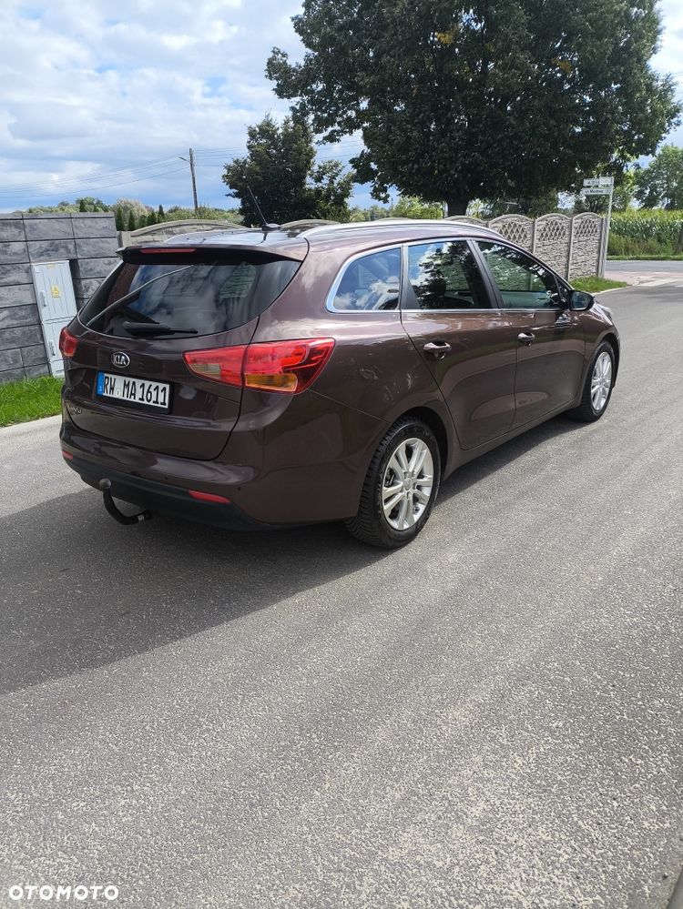 Kia Ceed - 4