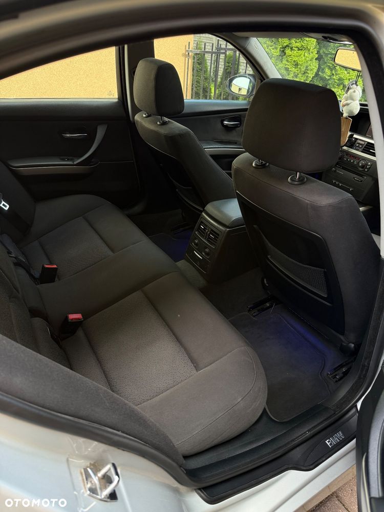 BMW Seria 3 318i - 16