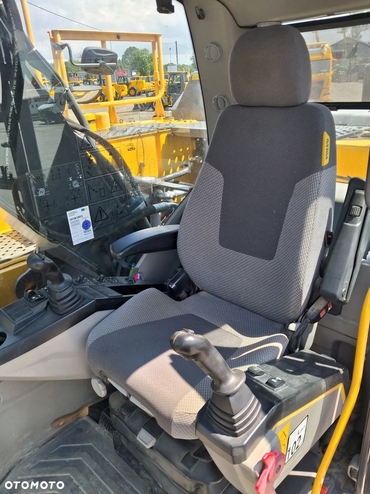 Volvo EC 220 EN - 14