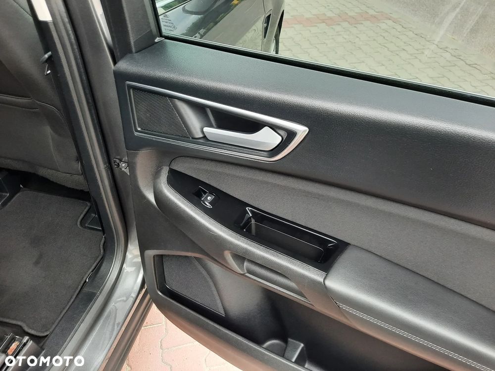 Ford S-Max - 18