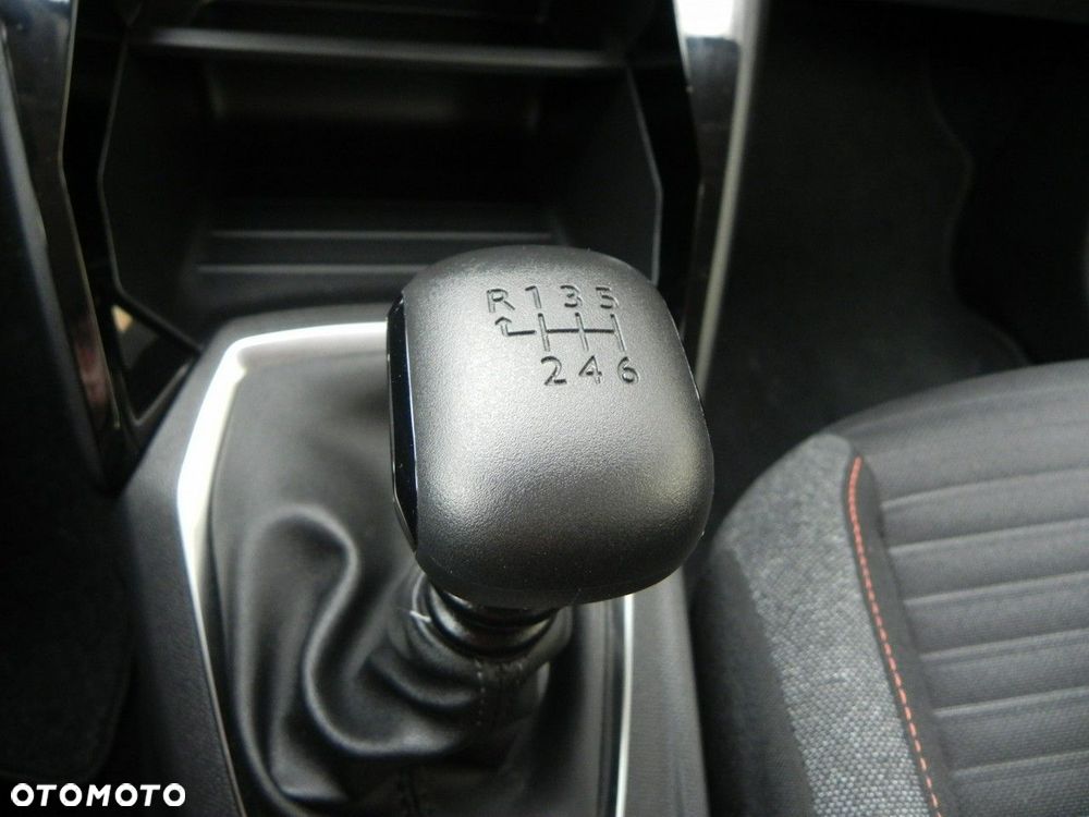 Peugeot 208 - 19