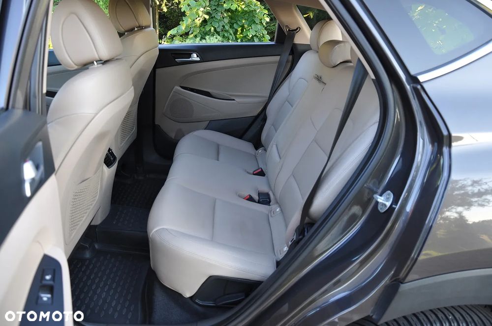 Hyundai Tucson blue 1.7 CRDi 2WD DCT Premium - 27