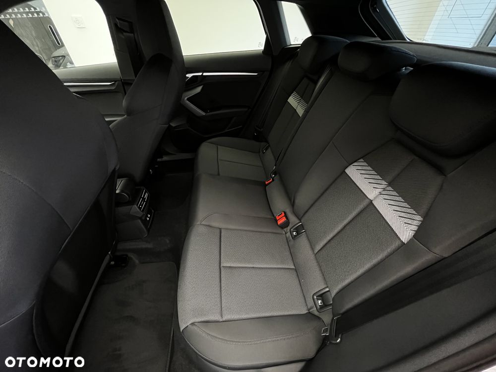 Audi A3 Sportback TFSI mHEV 110 kW Advanced S tronic - 27