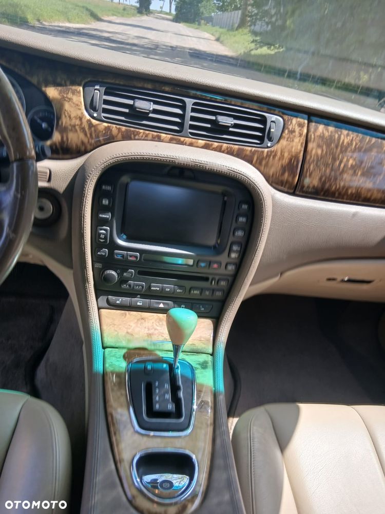 Jaguar S-Type 3.0 V6 Executive - 13