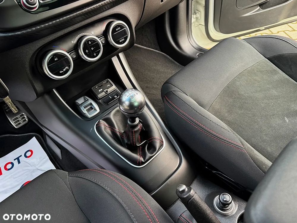 Alfa Romeo Giulietta 1.4 TB 16V Multiair Sport - 34