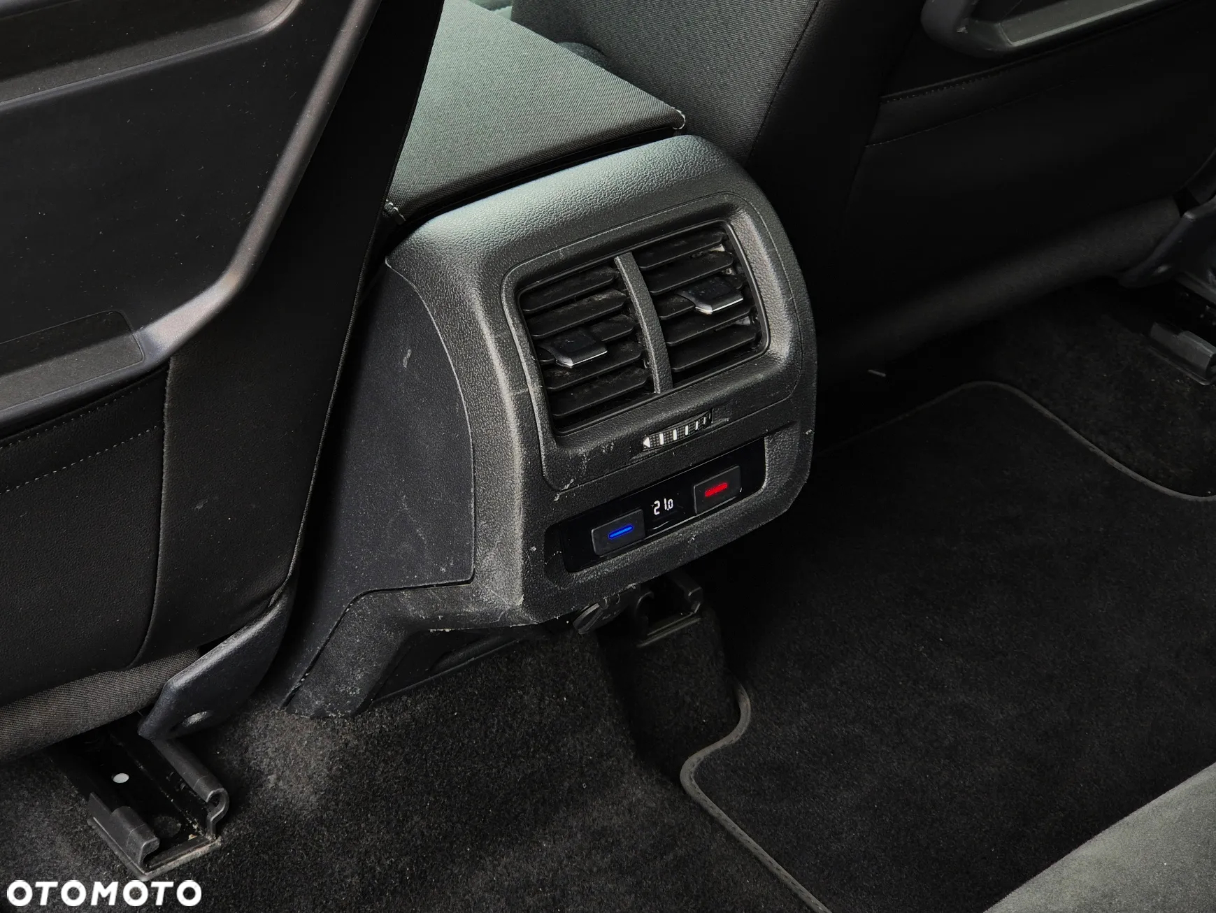 Volkswagen Touran 1.5 TSI EVO Highline - 21