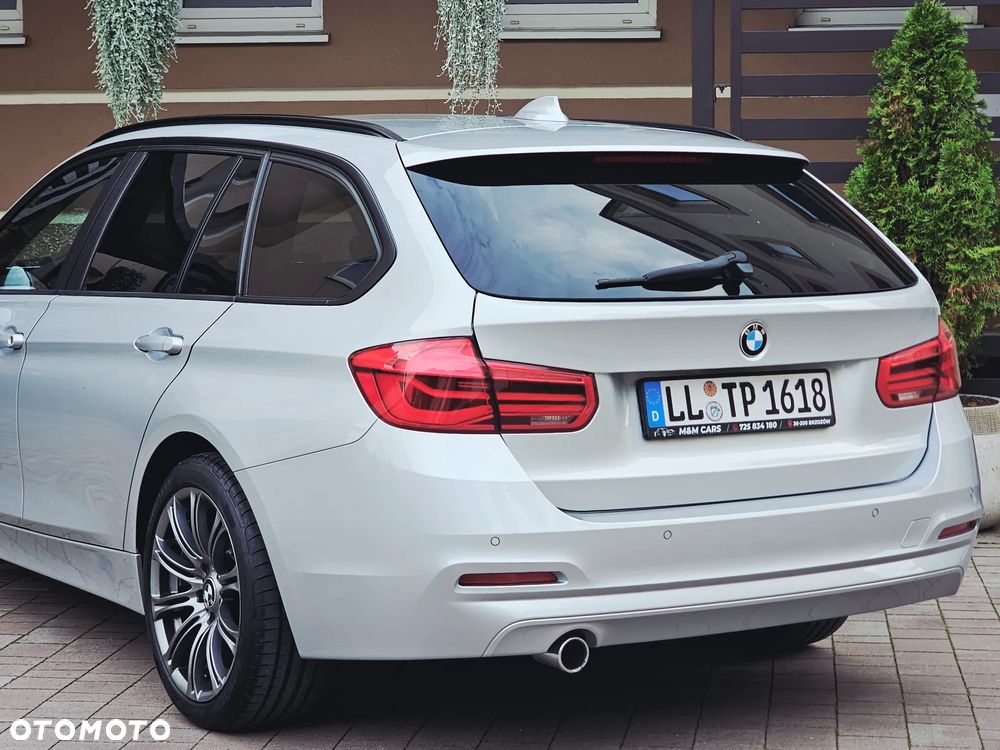 BMW Seria 3 318d Touring Sport Line - 19