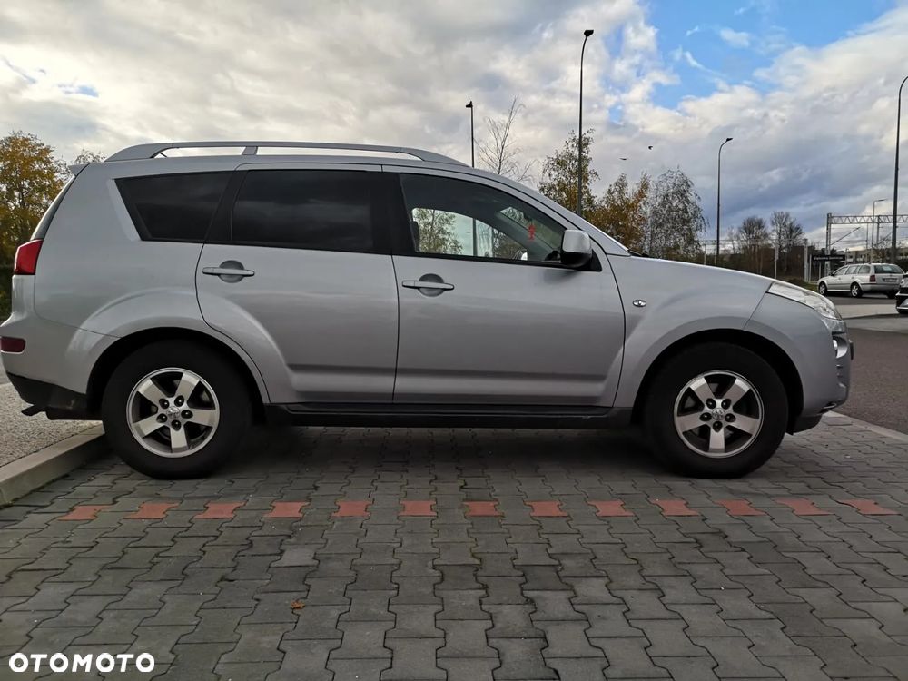 Peugeot 4007 - 5
