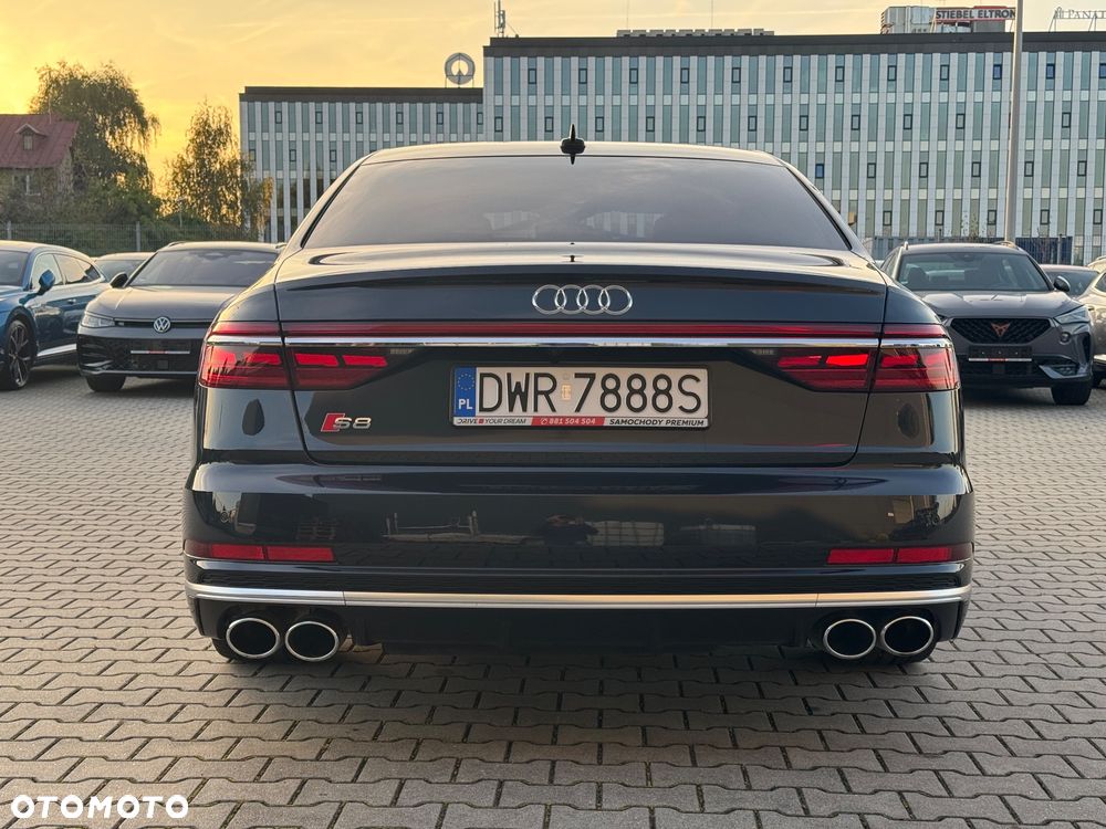 Audi S8 - 5