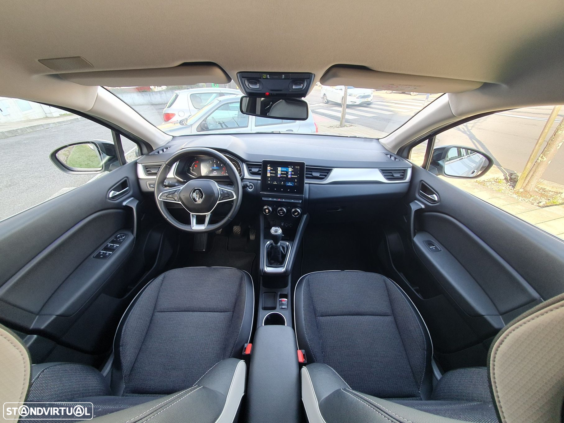 Renault Captur - 24